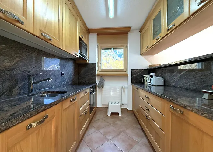 Schwarzhorn 3- Komplett Renoviert, Tolle Aussicht! Lägenhet *