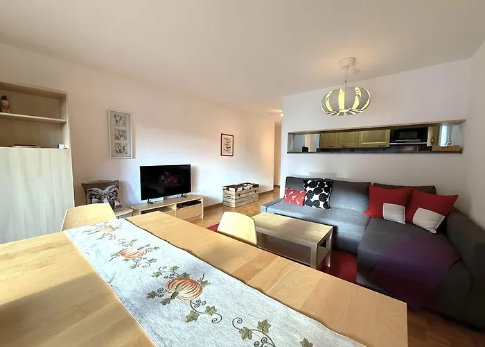 Schwarzhorn 3- Komplett Renoviert, Tolle Aussicht! Lägenhet *